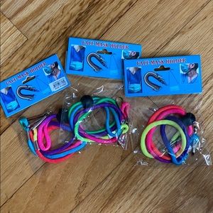 NWT Set of 2 face mask holders